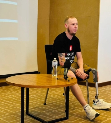 Історія життя, що надихає та мотивує: учасник спецоперації ГУР Анатолій Басенко зустрівся із запорізькою молоддю
