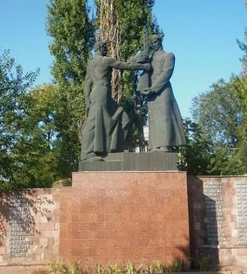 Для ремонту тепломережі у Кропивницькому демонтують «червонозорівців»