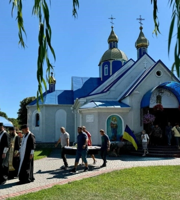 Нововолинська громада попрощалася із померлим військовим Олександром Шевчуком