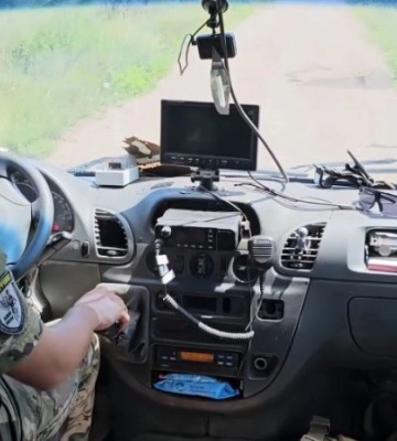Патрульні поліцейські евакуювали з Мирнограда на Донеччині дві родини з дітьми
