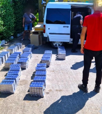 У прикарпатця знайшли 5 000 пачок цигарок без акцизних марок