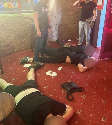 На Рівненщині викрили групу рекетирів, які «вибивали» у знайомих неіснуючі борги