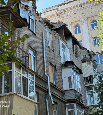У Дніпрі розпочали підготовчі роботи з демонтажу пошкоджених під’їздів житлового будинку на пл. Вокзальній, 1, що постраждав&amp;hellip;