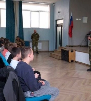 В оккупированном Мелитополе псевдоминистерство образования лепит из Украины Новороссию - создали новый учебник (фото, видео)