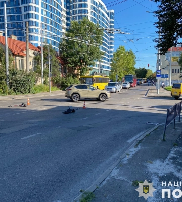 У Львові хмельничанка на авто травмувала водія самоката