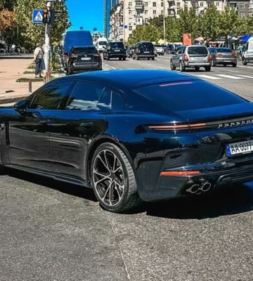 У Києві помітили новітній Porsche Panamera (Фото)