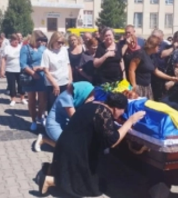 В Острозі попрощались із загиблим військовим Сергієм Обуховським