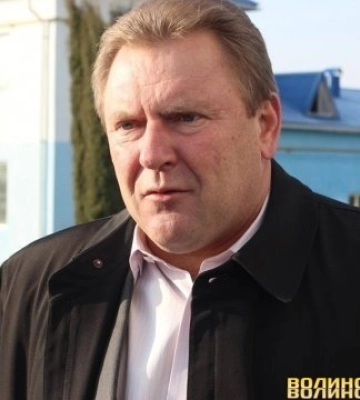 Нажива на ремонті амбулаторій: ексчиновника волинської ОДА судять вже три роки