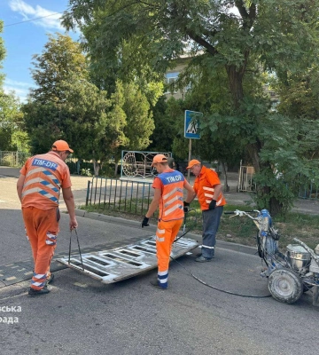 «Дуже добре, що у місті виконують таку важливу роботу напередодні навчального року. Це безпека», - дніпрянка про оновлення&amp;hellip;
