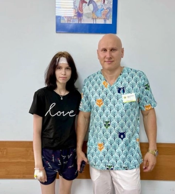 Львівська школярка черз флет пірсинг ледь не втратила вухо