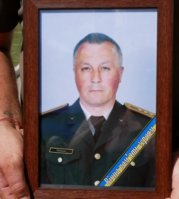 Роменська громада попрощалася зі старшим лейтенантом Сергієм Оксьомом