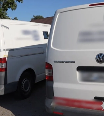 Продавали автівки, завезені як гуманітарна допомога: на Одещині затримали військового та його спільника