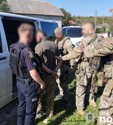 На Тернопільщині чоловік відкрив стрілянину по людях з автомата