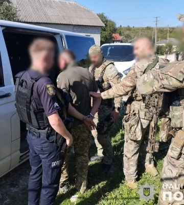 На Тернопільщині чоловік відкрив стрілянину по людях з автомата