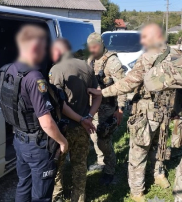На Тернопільщині чоловік відкрив стрілянину по людях з автомата
