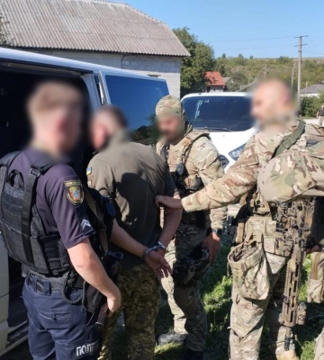 В Тернопольской области мужчина в военной форме стрелял в людей: двое погибших, еще трое раненых