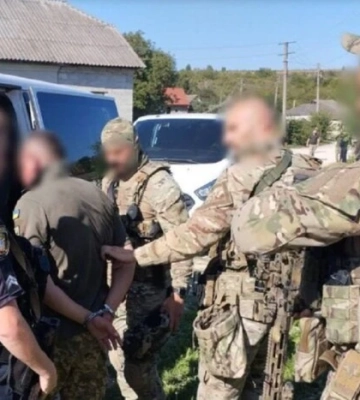 Чоловік у військовій формі влаштував смертельну стрілянину на Тернопільщині