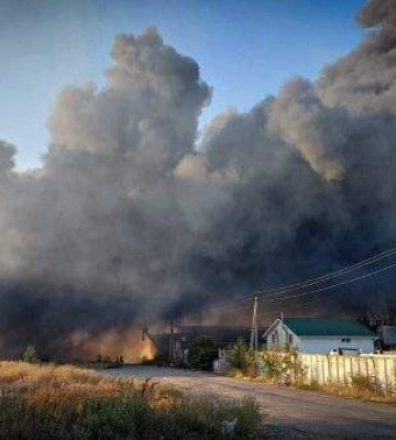 В мікрорайоні Велика Корениха рятувальники луквідували масштабну пожежу