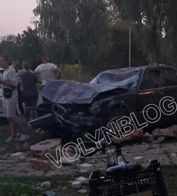 П&#039;яний водій BMW в&#039;їхав у магазин: деталі ДТП на Волині