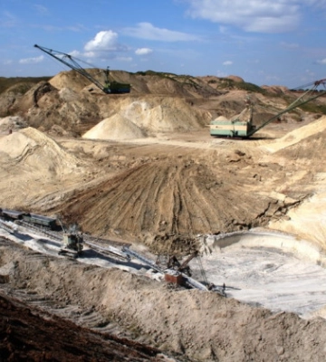 Суд скасував результати аукціонів з продажу дозволів на користування надрами в Закарпатті