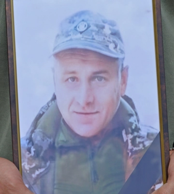 У Лебедині попрощалися із загиблим військовим Сергієм Семененком