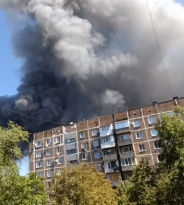 В оккупированном Донецке сообщили о прилетах, горит ТЦ