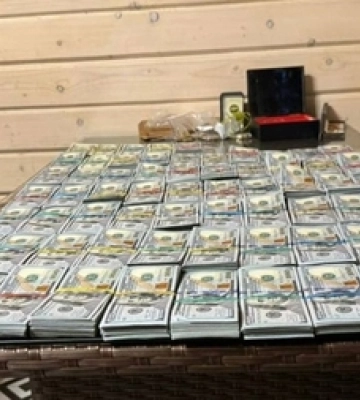 Двох очільників ТЦК затримали на Київщині при обшуках знайшли понад мільйон доларів 