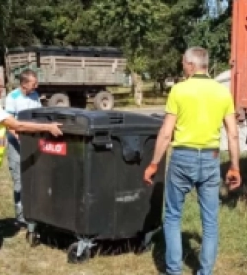 У селах на Волині встановили контейнери для сміття