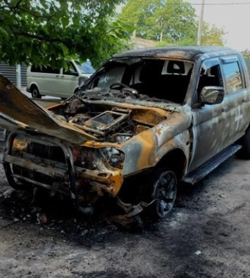 Трое подростков в Николаеве жгли военные авто