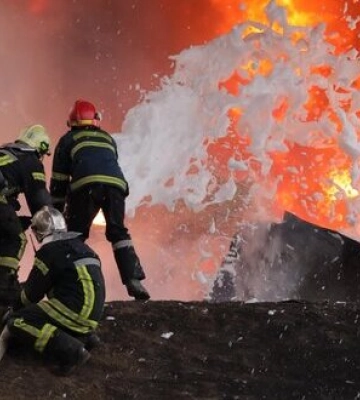 Наслідки удару ворожих дронів по об’єкту критичної інфраструктури на Вінниччині. ФОТОрепортаж