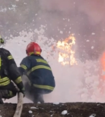 У ДСНС оприлюднили фото пожежі на Вінниччині, яка сталася через атаку «Шахеда»