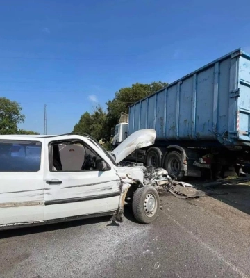 На Волині легковик зіткнувся з вантажівкою: є потерпілі