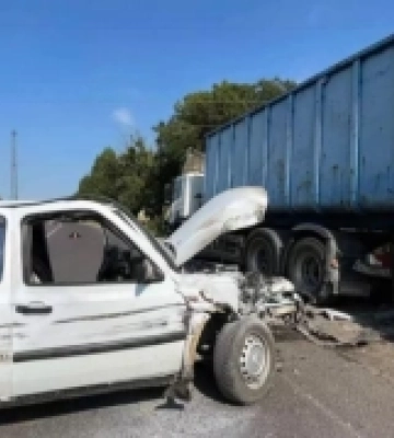 На Волині легковик в’їхав у вантажівку: є потерпілі