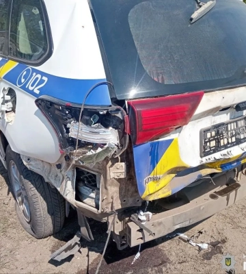 Окупанти вдарили FPV-дроном по авто поліції на Миколаївщині: постраждали троє патрульних