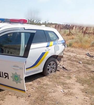 Армія РФ атакувала з дрона автомобіль поліції на Миколаївщині: троє патрульних отримали травми