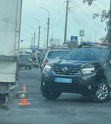 У Луцьку на Карпенка-Карого зіткнулися три автівки – є постраждалі 