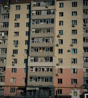 Ракетний удар по Сумах: двоє людей постраждали, є руйнування