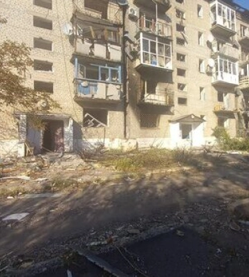 Доба на Донеччині: двоє загиблих і двоє поранених, атак зазнали три райони області. ФОТОрепортаж
