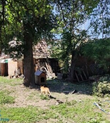 Окупанти вдарили трьома авіабомбами по Ворожбі та Білопіллю на Сумщині, двоє поранених. ФОТОрепортаж