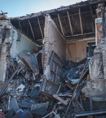 У Краматорську з-під завалів житлового будинку врятували чоловіка