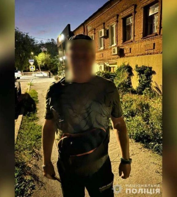 Чоловік у центрі Дніпра влаштував стрілянину: поранено перехожого