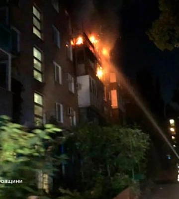 На Дніпропетровщині в п’ятиповерхівці спалахнули два балкони