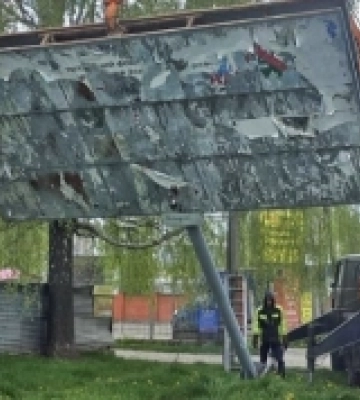 У Луцьку власників зобов’язали демонтувати рекламні конструкції через відсутність дозволу