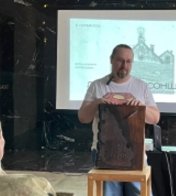 У Миколаєві презентували рукотворну книгу «Ламент Херсонщини» про російську окупацію