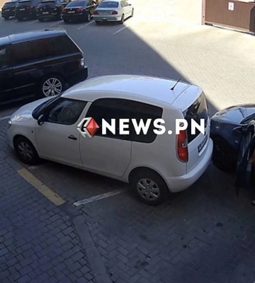 У Миколаєві чоловік посадив за кермо автівки неповнолітнього сина, який протаранив дві припарковані у дворі машини