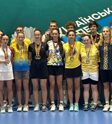 Спортсмени з Дніпра вибороли медалі на змаганнях з бадмінтону