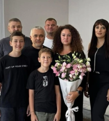 В Одесі родині загиблого від ракетного удару фельдшера «швидкої» подарували квартиру