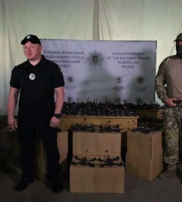 Від громади Миколаєва спецпідрозділу поліції передали бойові дрони