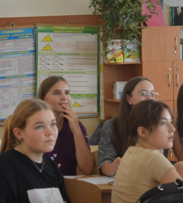 У Хусті відкрилася літня мовна школа