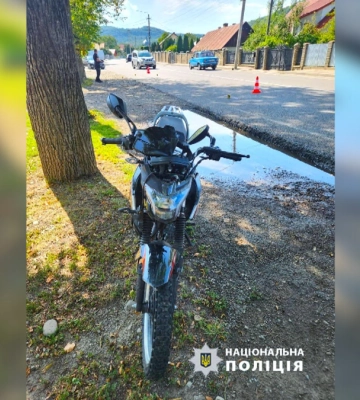 На Надвірнянщині мотоцикліст смертельно травмував 76-річного пішохода. ФОТО